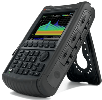 N9917B FieldFox Handheld Microwave Analyzer, 18 GHz – Sideview