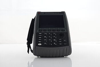 eysight N9917A FieldFox Handheld Microwave Analyzer / 30 kHz to 18 GHz