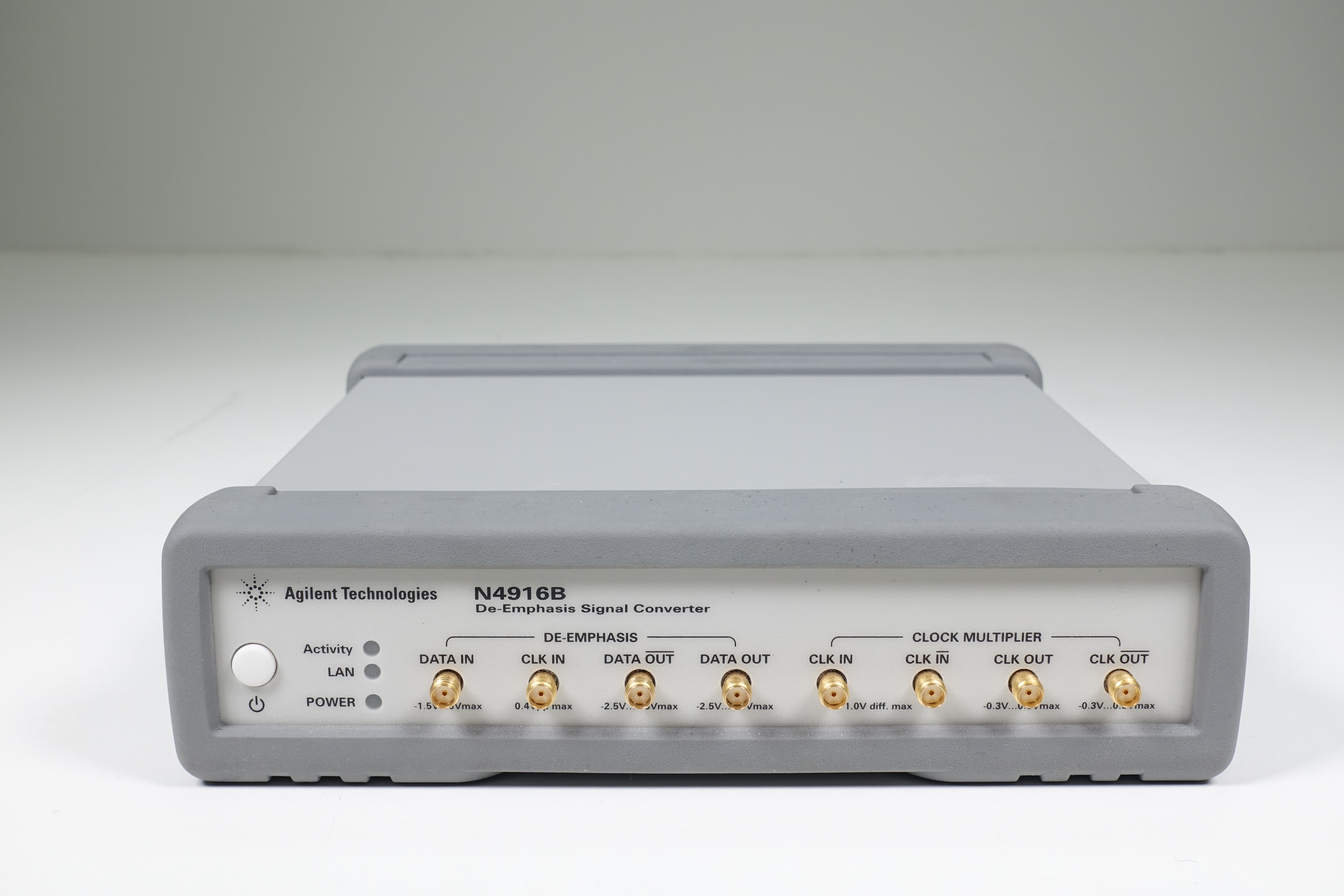 Keysight N4916B De-Emphasis Signal Converter / Optional Clock Multiplier