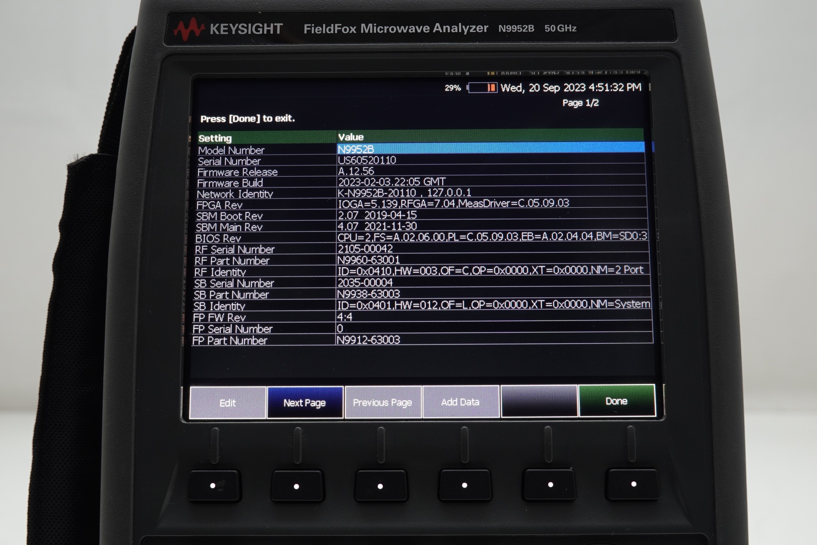 Keysight N9952B FieldFox Handheld Microwave Analyzer / 300 kHz to 50 GHz