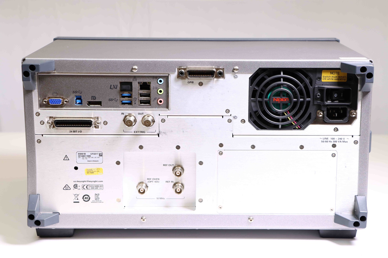 Keysight E5061B-3L5 LF-RF Network Analyzer with DC Bias Source / 5 Hz to 3 GHz
