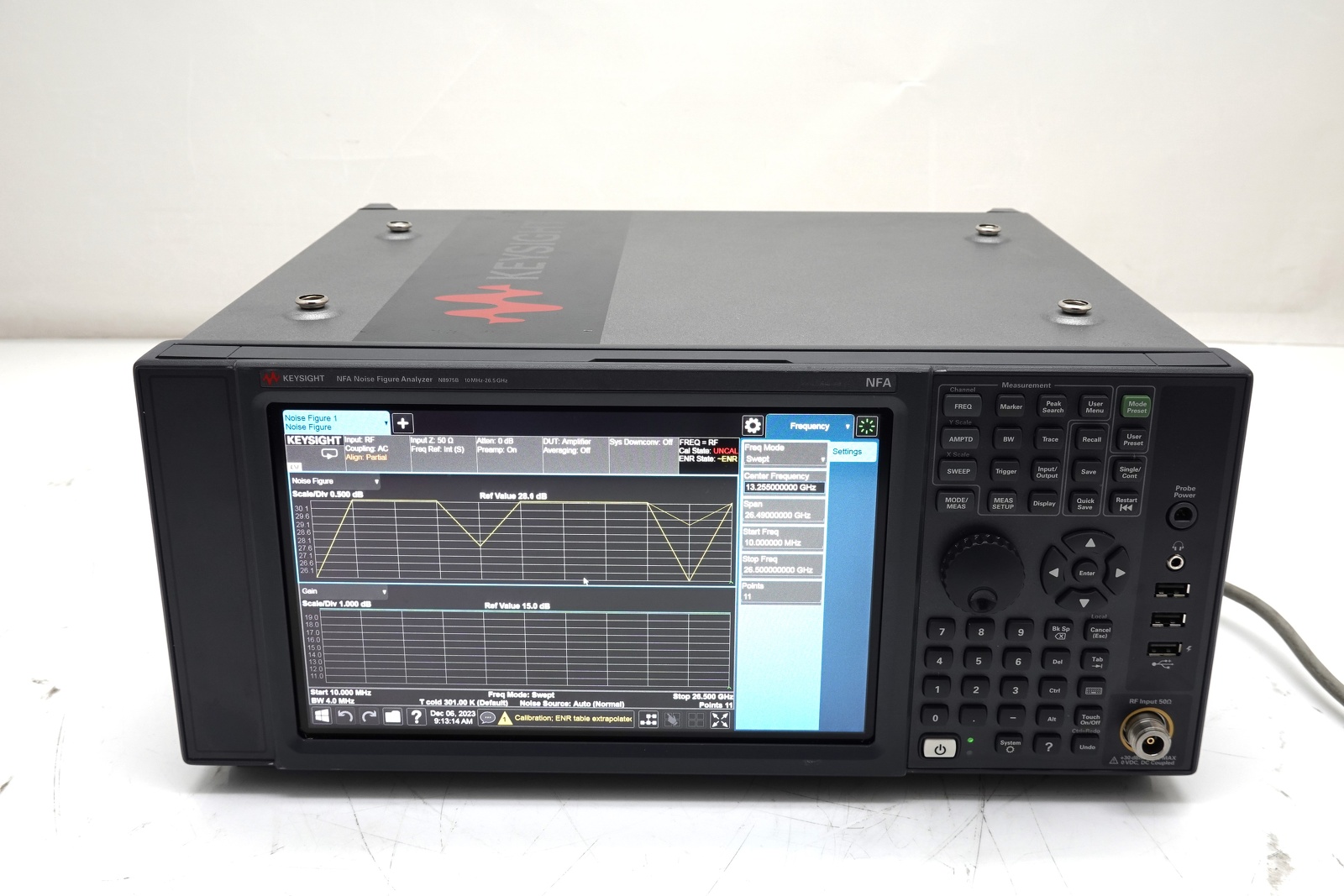 Keysight N8975B Noise Figure Analyzer / Multi-touch / 10 MHz to 26.5 GHz