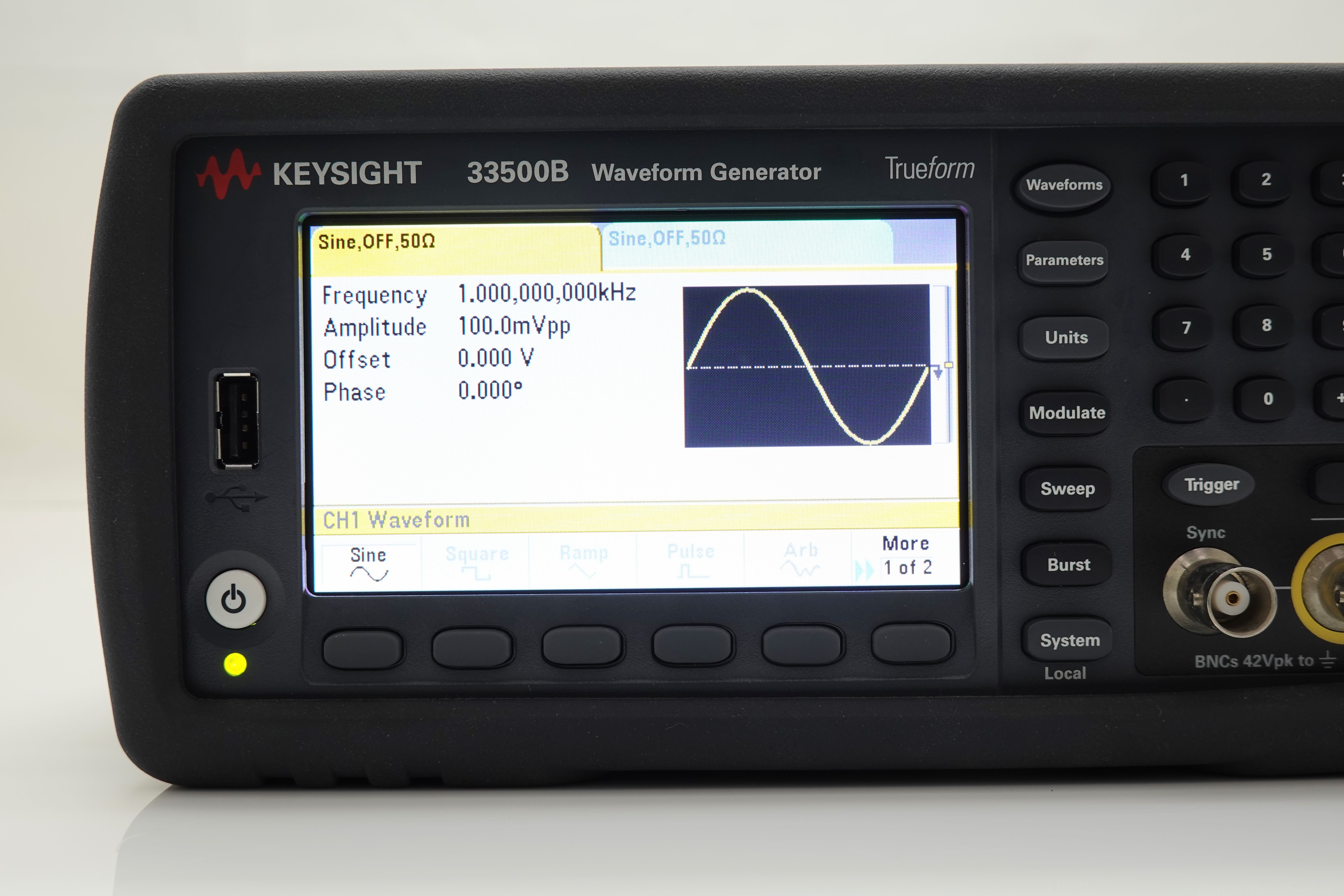 Keysight 33522B Waveform Generator / 33500B Series / 30 MHz / 2 Channels / 250MSa/s
